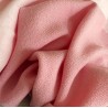 Tissu en laine bouclet rose