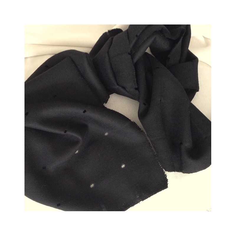 Tissu flanelle 100% laine peignée noir dévoré ajouré à carreaux pour robe et rideaux