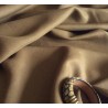 Détail du tissage serré et robuste de la toile de lin kaki