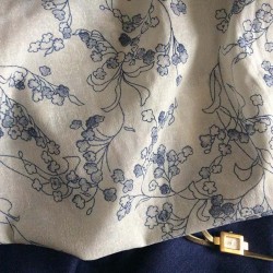 Voile de coton imprimé bleu...