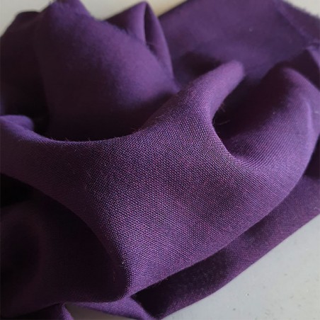 Tissu voile en laine viscose violet